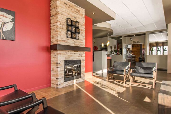 Entrance & Lobby