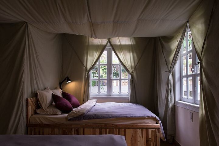 Room 2 of 27