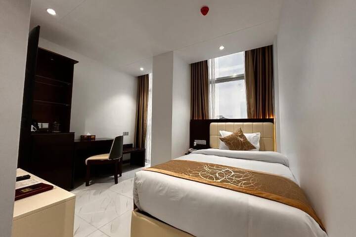 Room 3 of 20