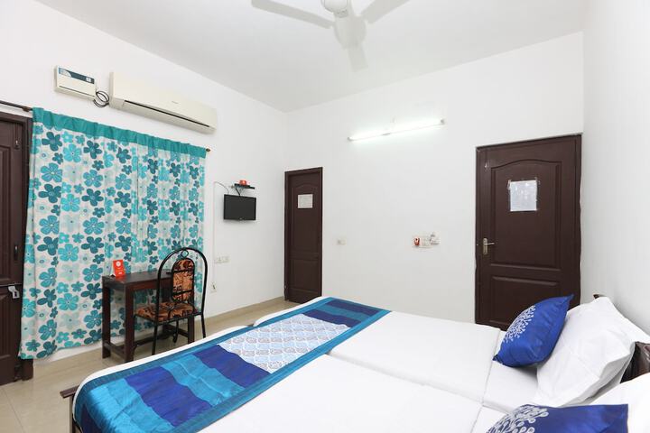 Room 12 of 22