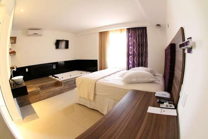 Room 10 of 40