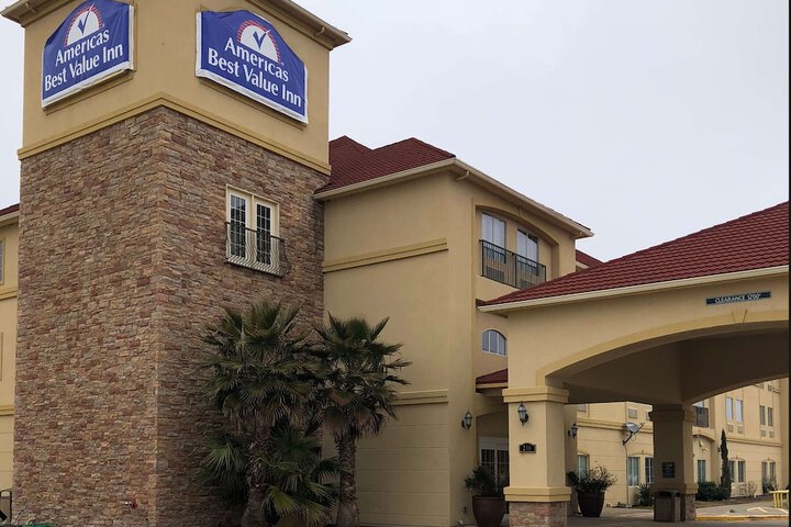 Americas Best Value Inn & Suites Gun Barrel City
