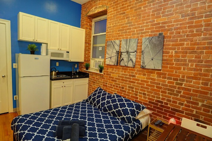 Room 100 of 214