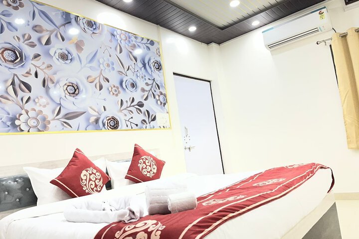 Room 8 of 24
