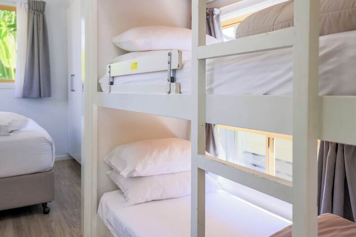 Room 4 of 109