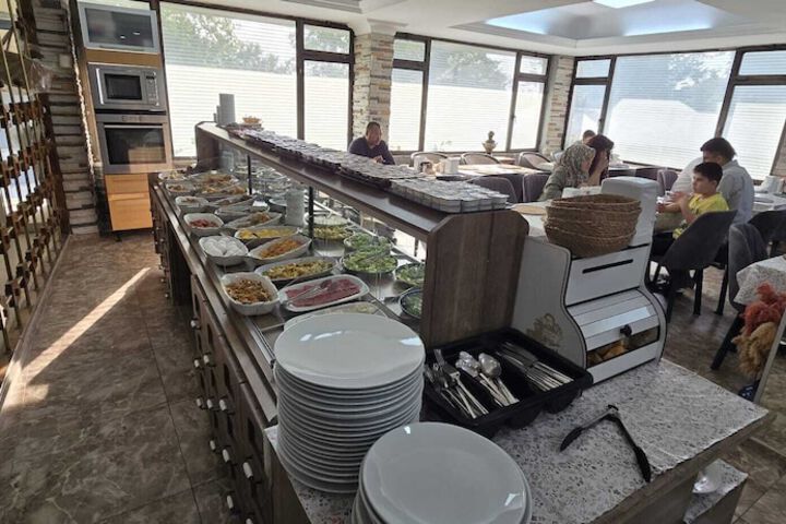 Dining 59 of 91