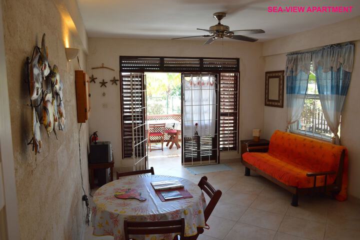 Room 4 of 33