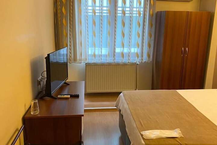 Room 8 of 39