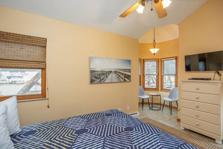 Room 3 of 130