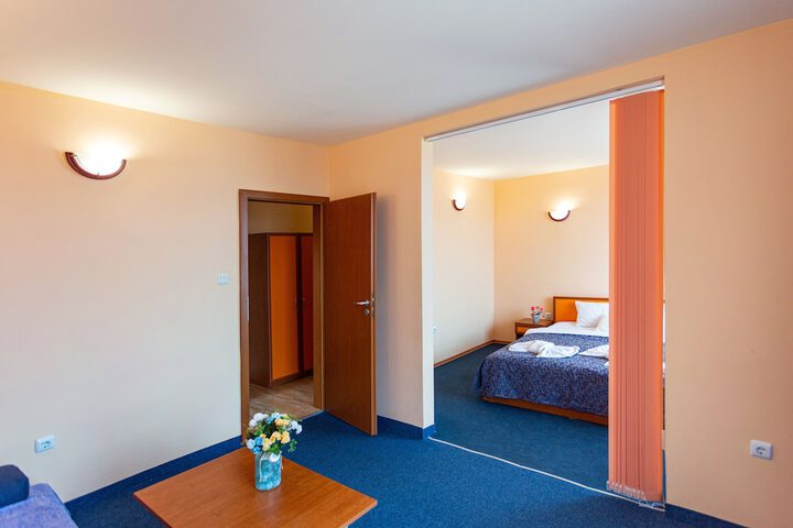 Room 35 of 110