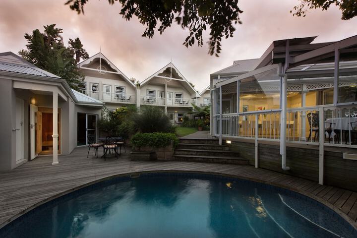 Pools & Facilities