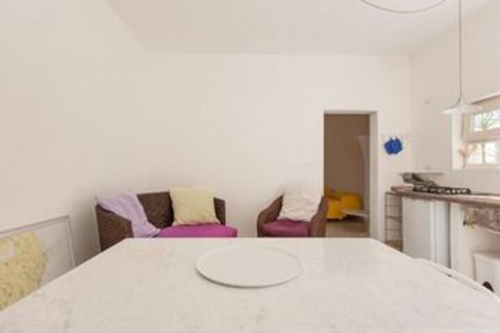 Room 34 of 46