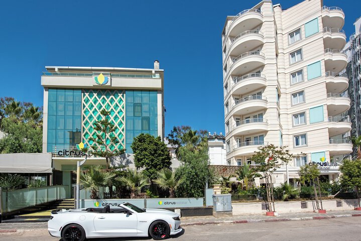 Exterior of Citrus Park Hotel