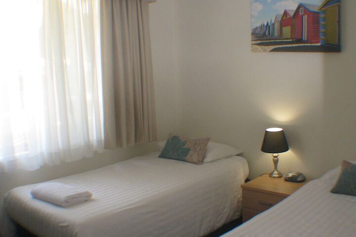 Room 8 of 25