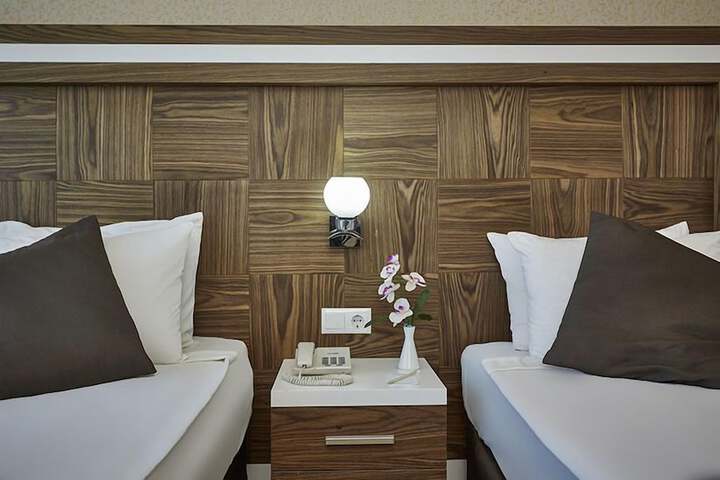 Room 16 of 101