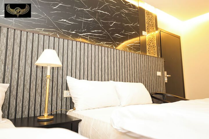 Room 36 of 177