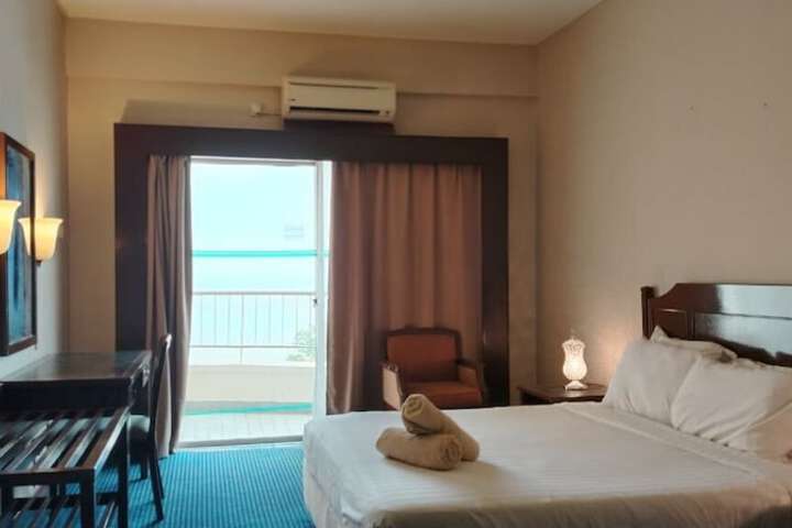 Room 184 of 650