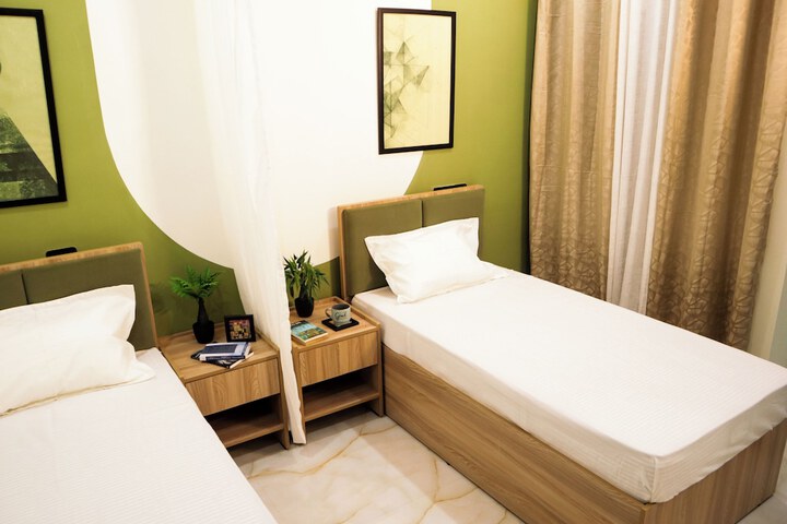 Room 2 of 18