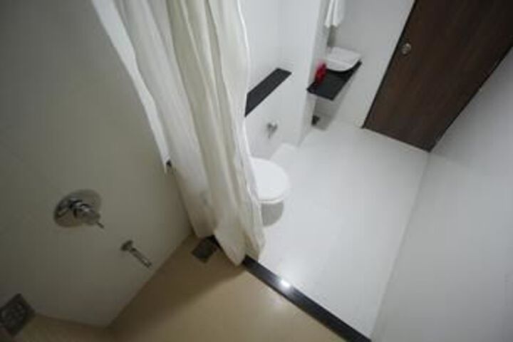 Room 5 of 28