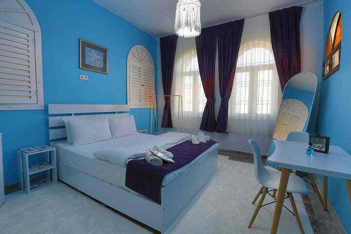 Room 44 of 74
