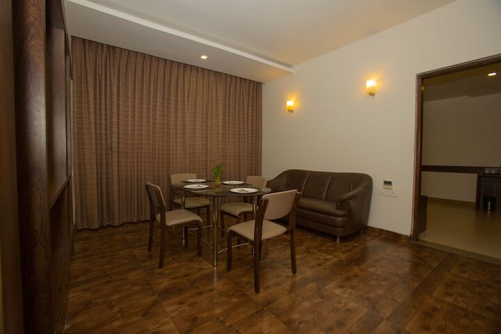 Room 10 of 17