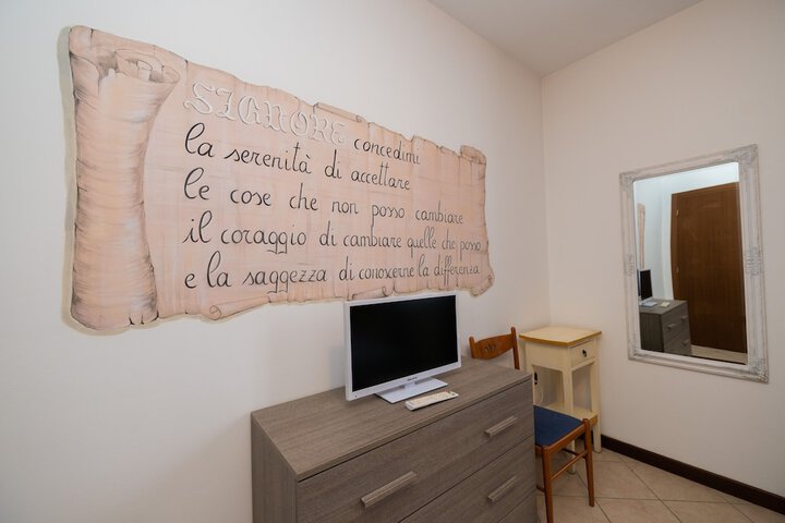 Room 5 of 31
