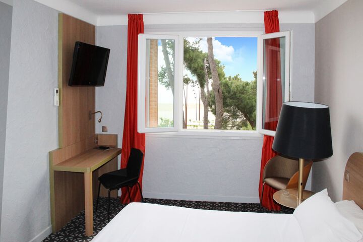 Room 12 of 45
