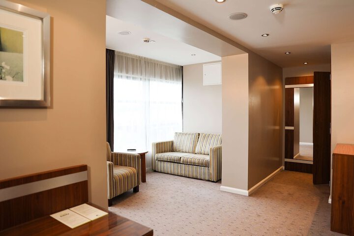 Room 27 of 121