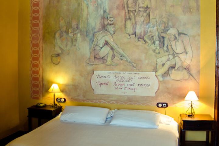 Room 6 of 62