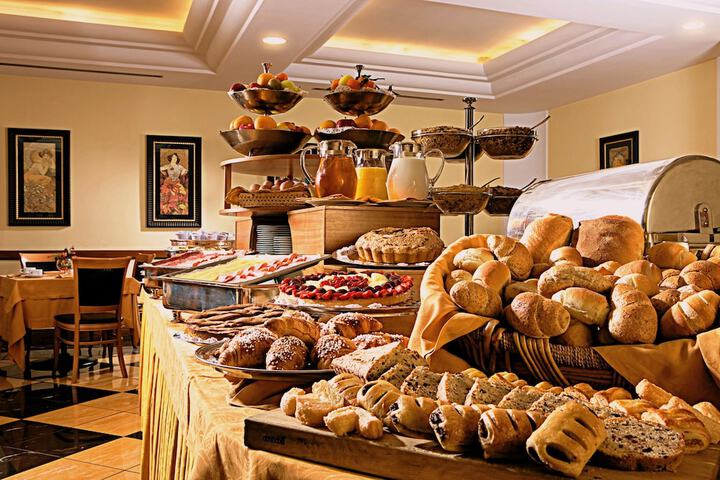 Breakfast/Coffee Service 43 of 81