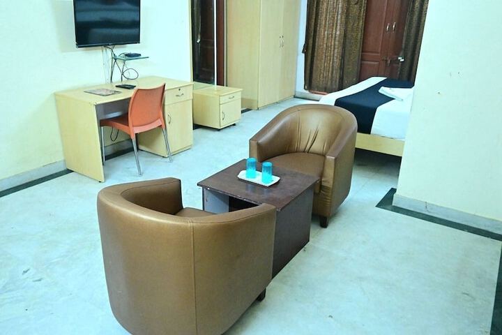 Room 5 of 16