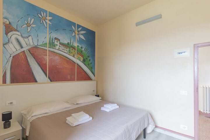 Room 5 of 132