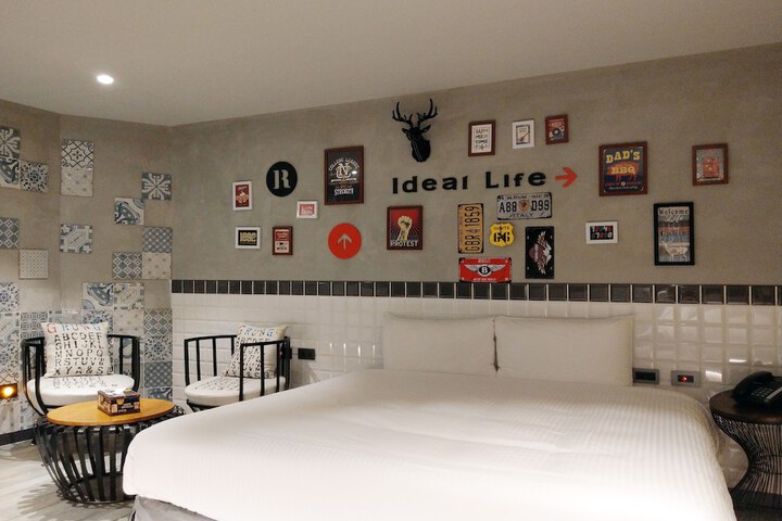 Room 63 of 119