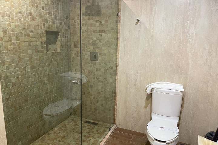 Room 42 of 84