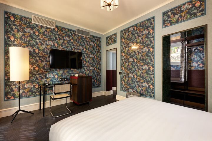 Room 27 of 78