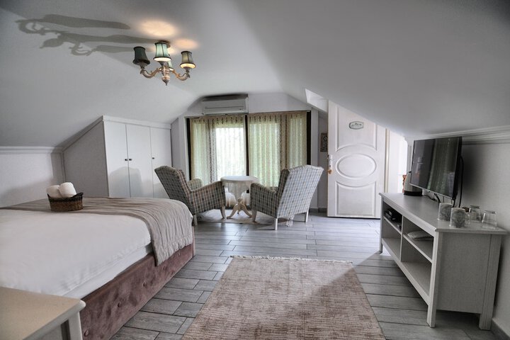Room 22 of 156