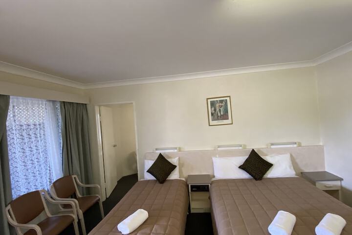 Room 12 of 54