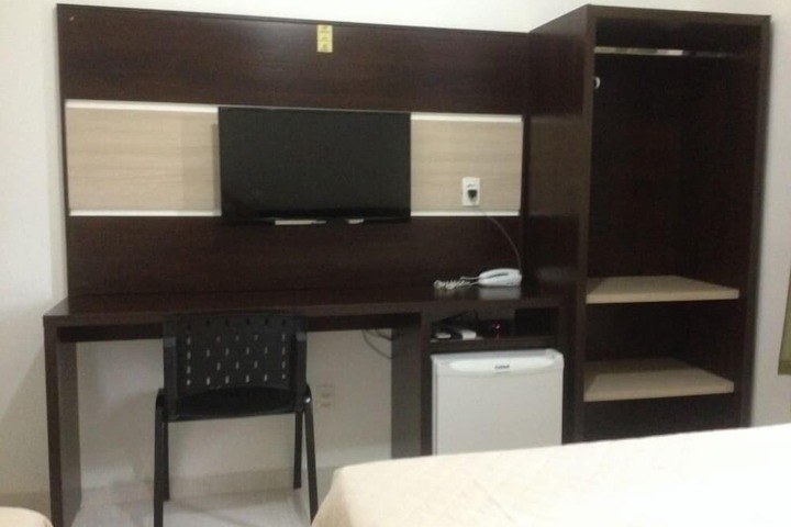Room 13 of 30