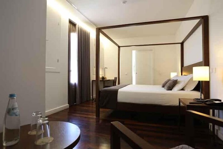 Room 8 of 31