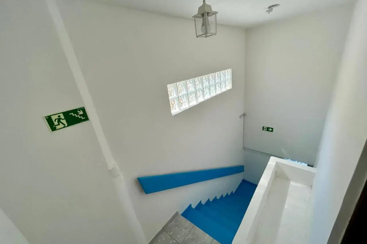 Room 12 of 21