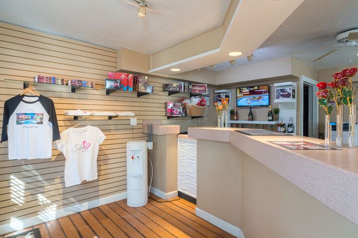 Gift Shop 59 of 63