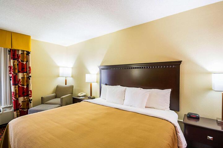 1 King Bed (8 of 21)