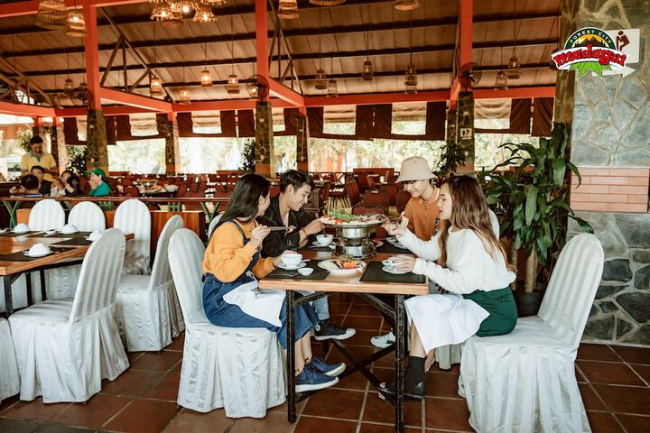 Dining 62 of 92
