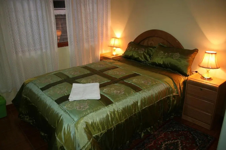 Room 4 of 11
