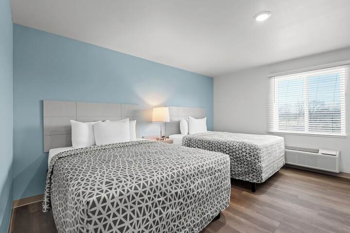 Room 6 of 25