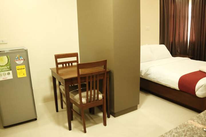Room 15 of 48