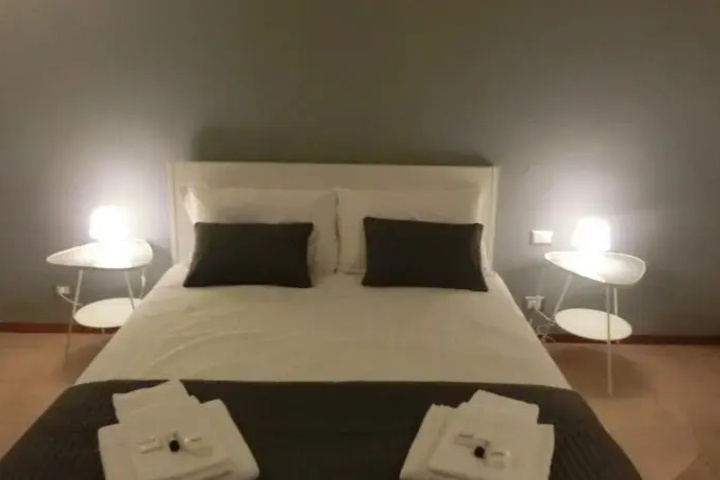 Room 3 of 10