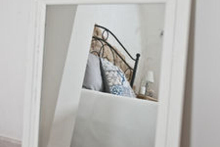Room 47 of 100