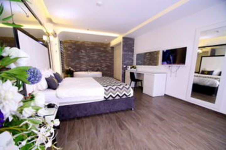 Room 41 of 46