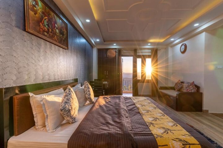 Room 10 of 31